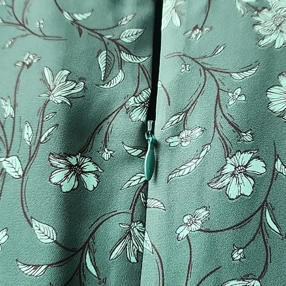 Forest Lily Ruffle Floral Pattern Dress - Picture 9 of 10